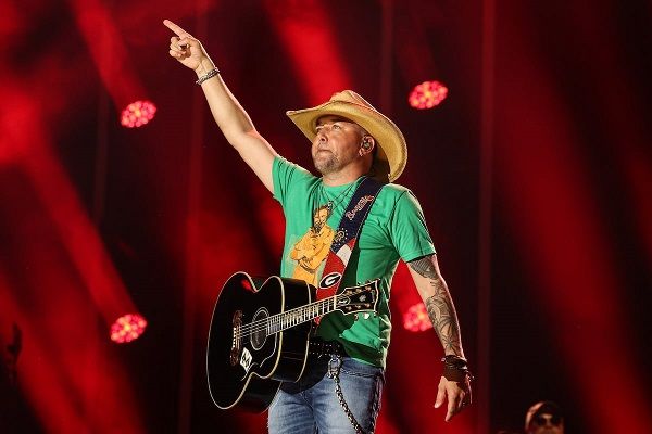 CMT pulls Jason Aldeanâ€™s music video after backlash over â€˜pro-lynchingâ€™ lyrics - 69